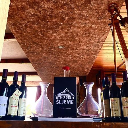 Apartmani I Restoran Sljeme Žabljak Esterno foto