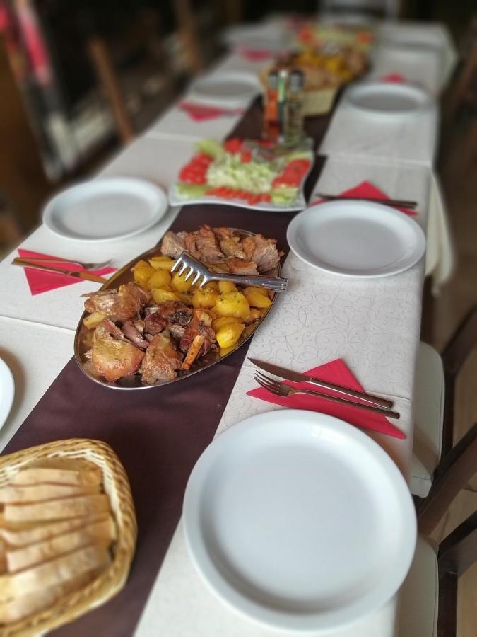 Apartmani I Restoran Sljeme Žabljak Esterno foto