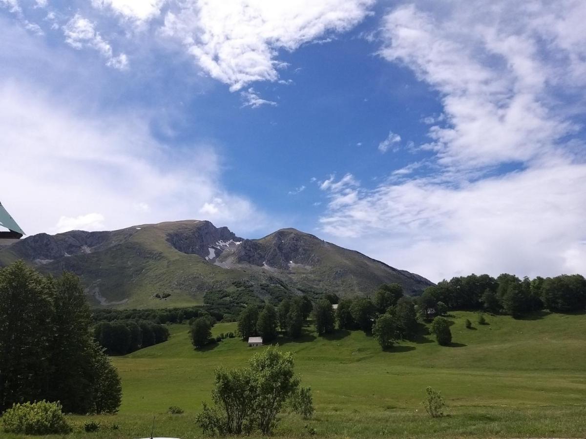 Apartmani I Restoran Sljeme Žabljak Esterno foto