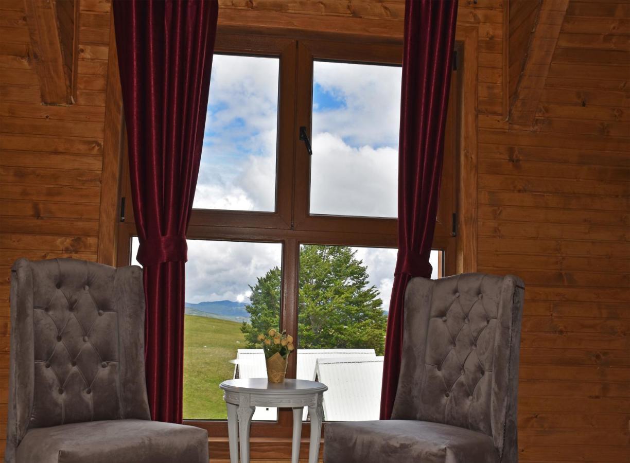 Apartmani I Restoran Sljeme Žabljak Esterno foto