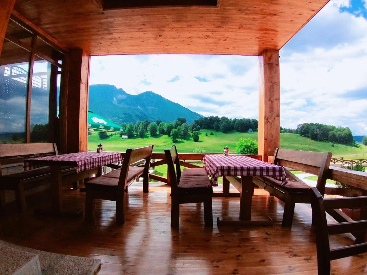 Apartmani I Restoran Sljeme Žabljak Esterno foto