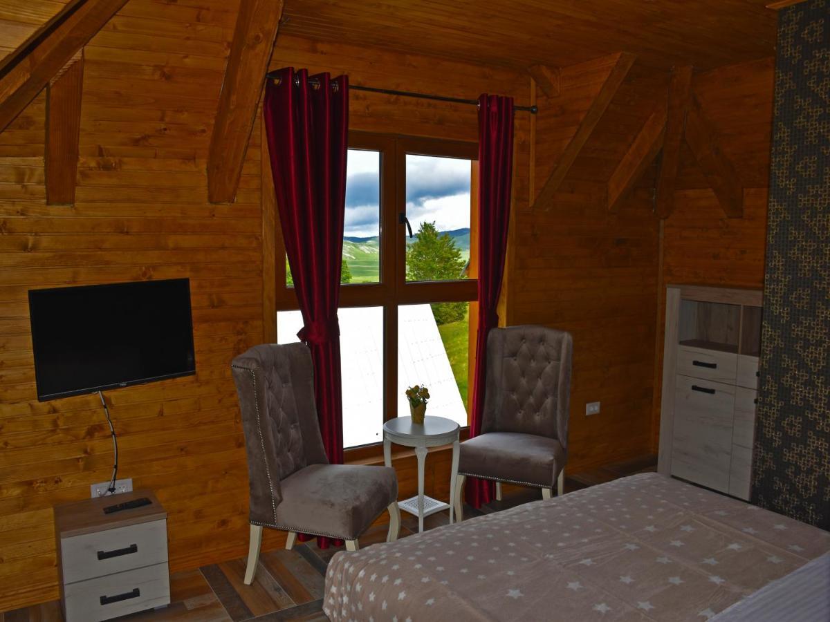 Apartmani I Restoran Sljeme Žabljak Esterno foto