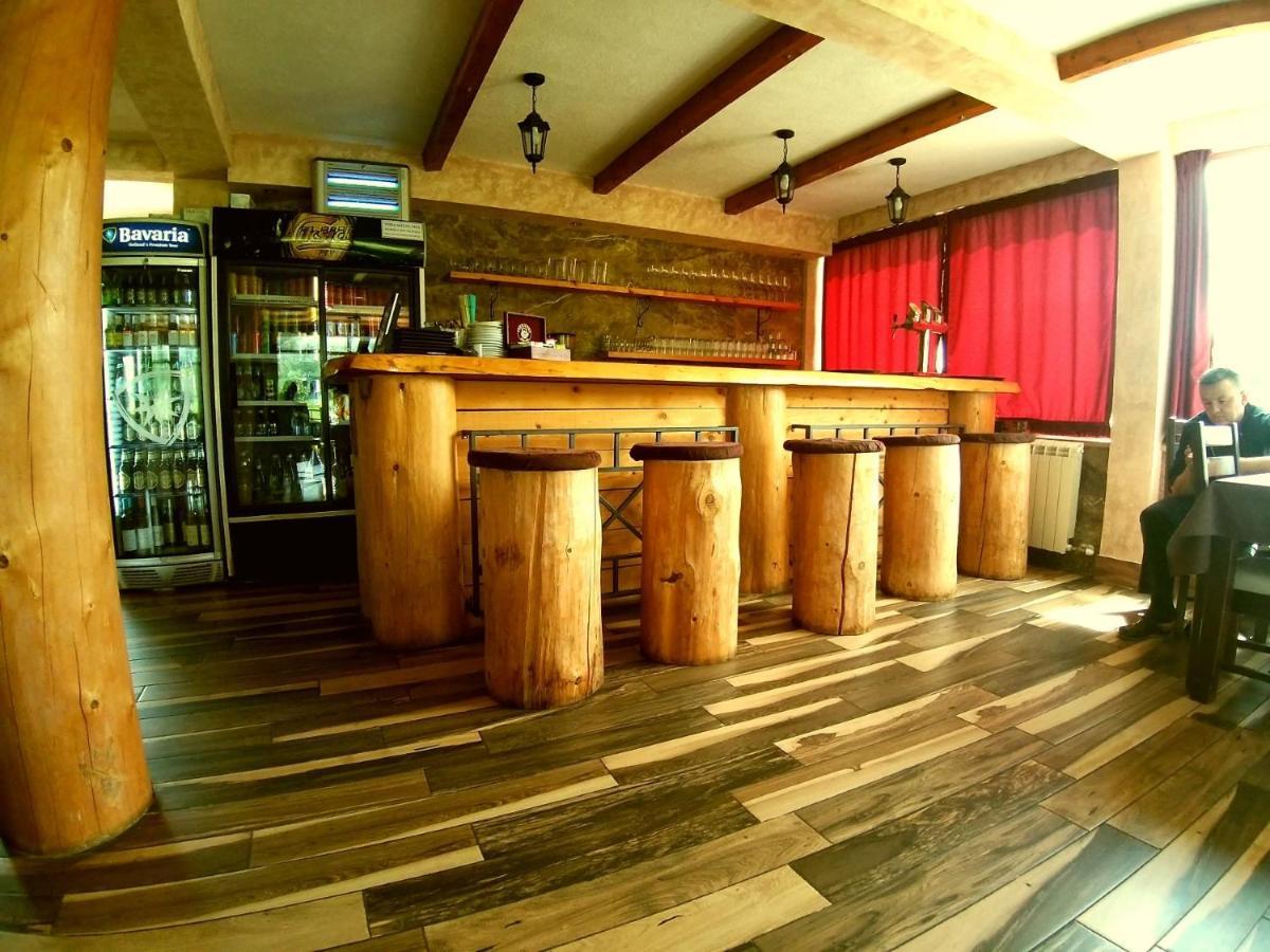 Apartmani I Restoran Sljeme Žabljak Esterno foto