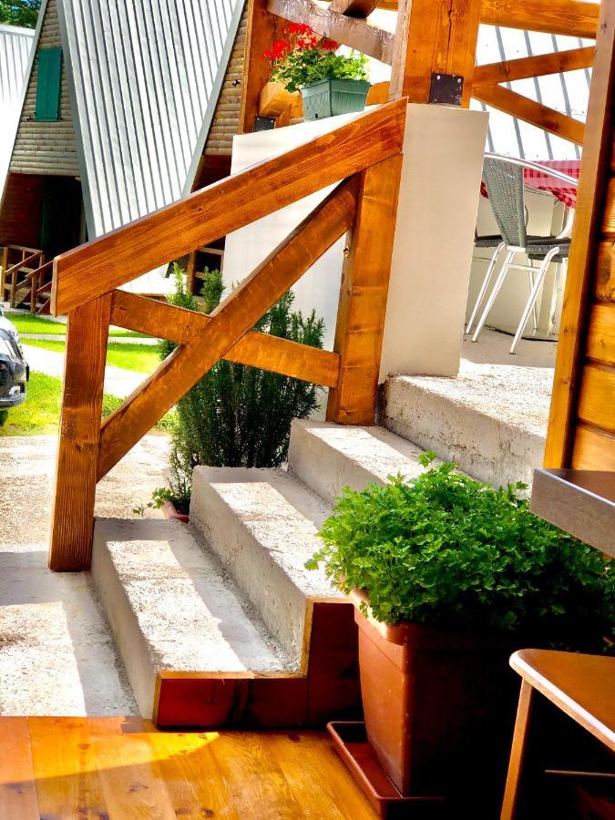 Apartmani I Restoran Sljeme Žabljak Esterno foto