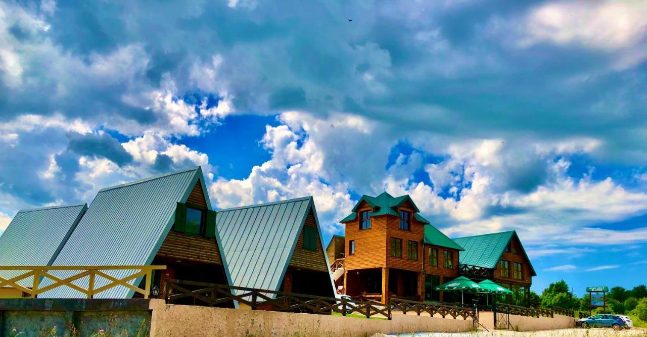 Apartmani I Restoran Sljeme Žabljak Esterno foto