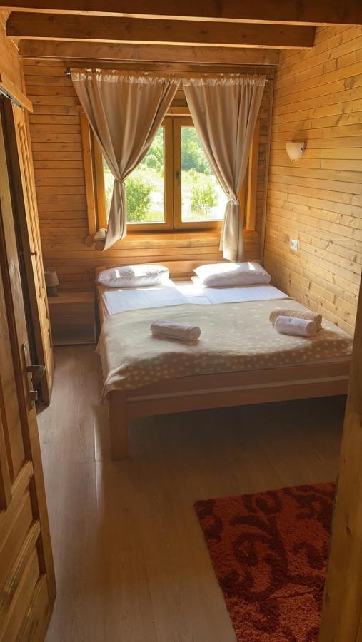 Apartmani I Restoran Sljeme Žabljak Esterno foto