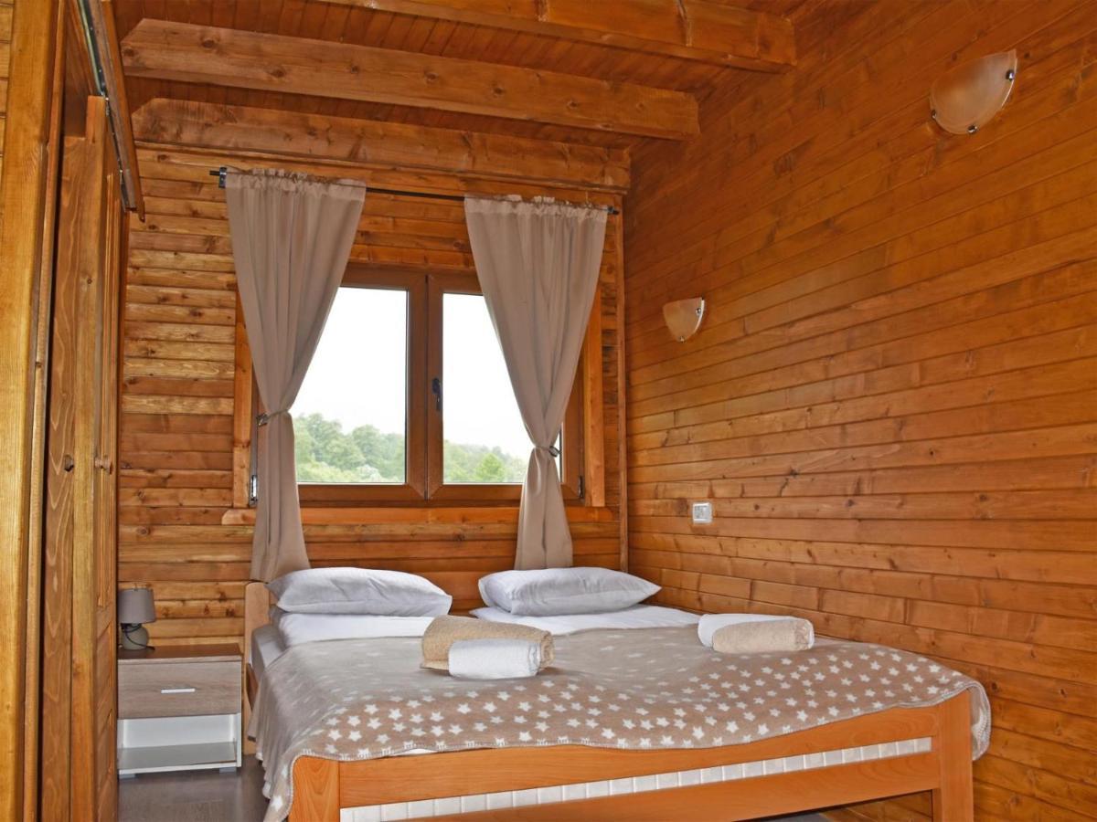 Apartmani I Restoran Sljeme Žabljak Esterno foto