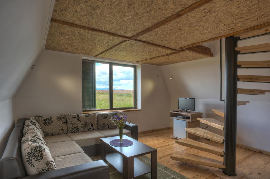 Apartmani I Restoran Sljeme Žabljak Esterno foto