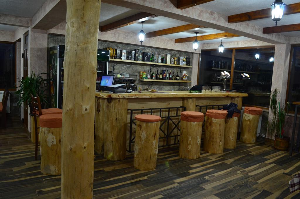 Apartmani I Restoran Sljeme Žabljak Esterno foto