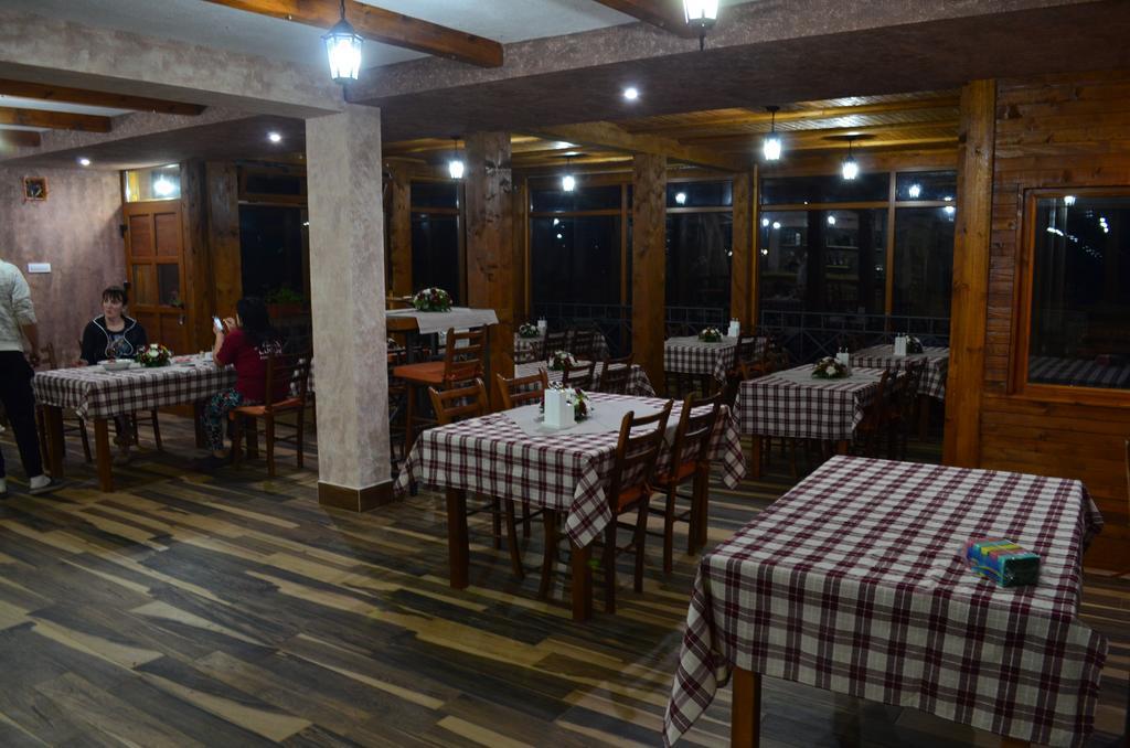 Apartmani I Restoran Sljeme Žabljak Esterno foto