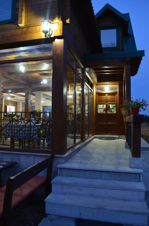 Apartmani I Restoran Sljeme Žabljak Esterno foto