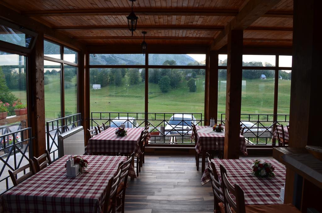 Apartmani I Restoran Sljeme Žabljak Esterno foto