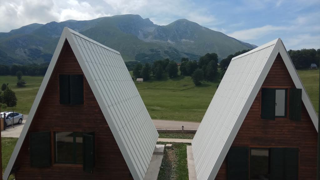 Apartmani I Restoran Sljeme Žabljak Esterno foto