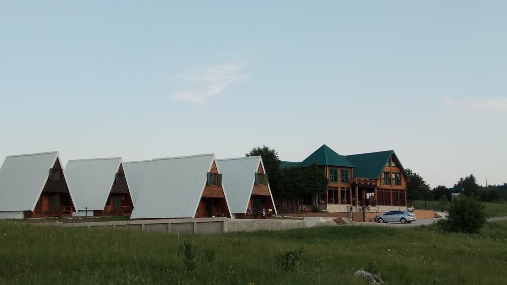 Apartmani I Restoran Sljeme Žabljak Esterno foto