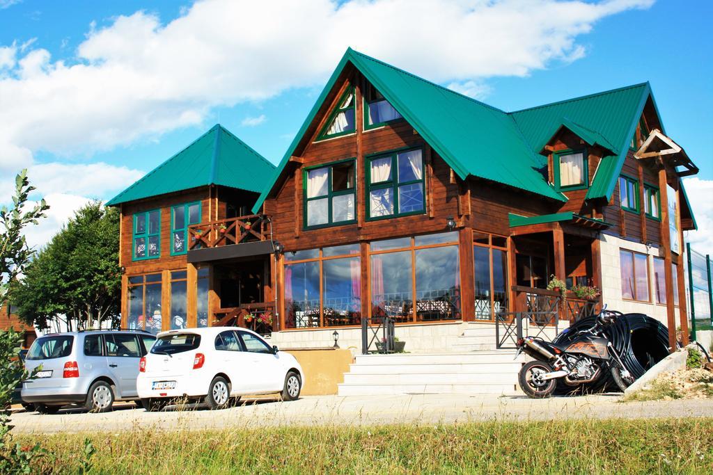 Apartmani I Restoran Sljeme Žabljak Esterno foto