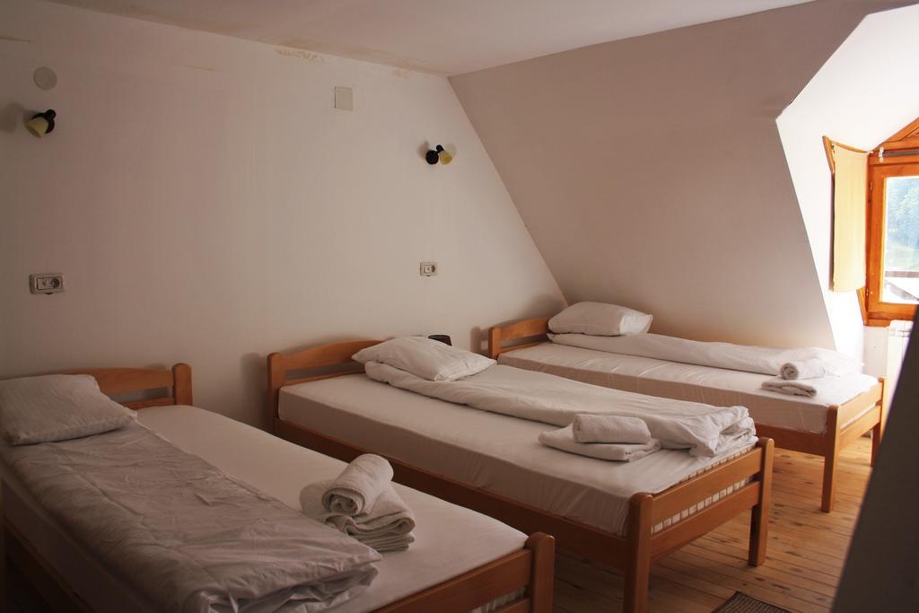 Apartmani I Restoran Sljeme Žabljak Camera foto