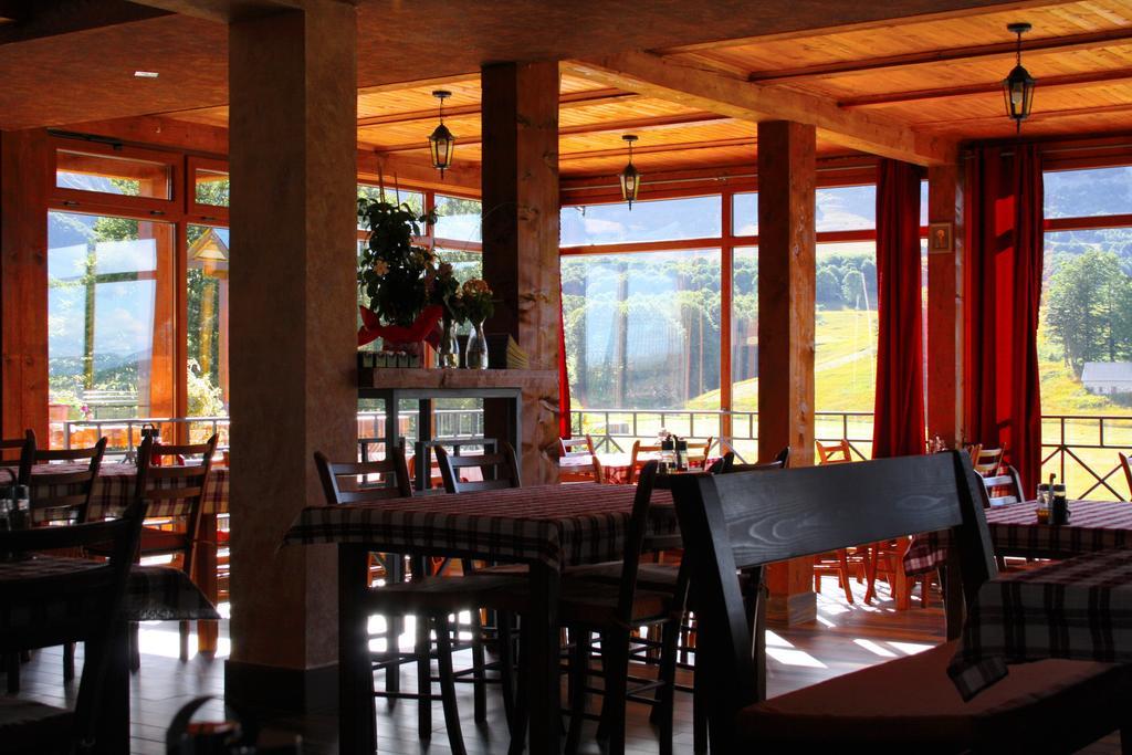 Apartmani I Restoran Sljeme Žabljak Esterno foto